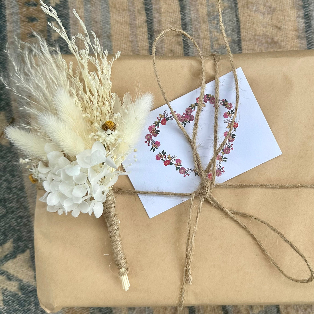 White Mini posy for wedding favours, cake toppers and gift hampers